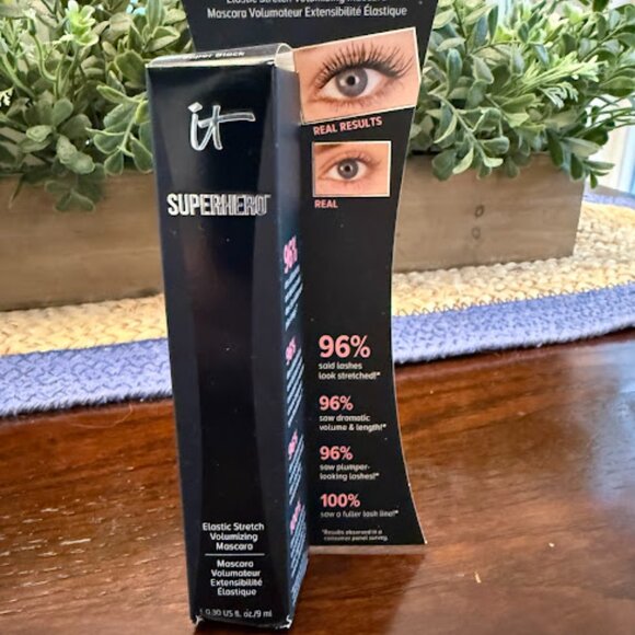 It Cosmetics Superhero Black Volumizing Mascara NEW full size - Picture 2 of 4